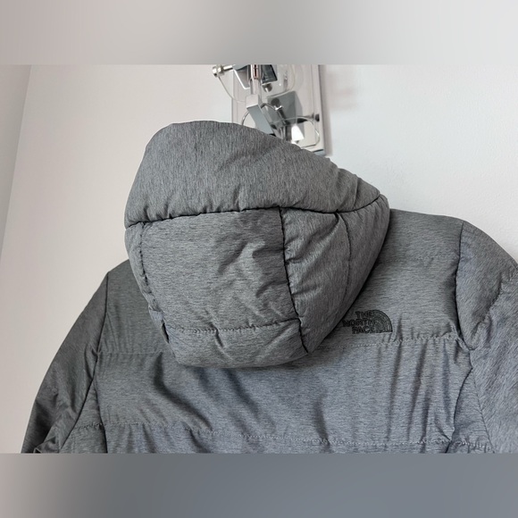 The North Face Women's Charcoal Puffer Jacket - Picture 7 of 14